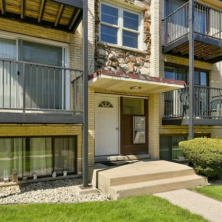 Apartment Luxurious In Rated Neighborhood
