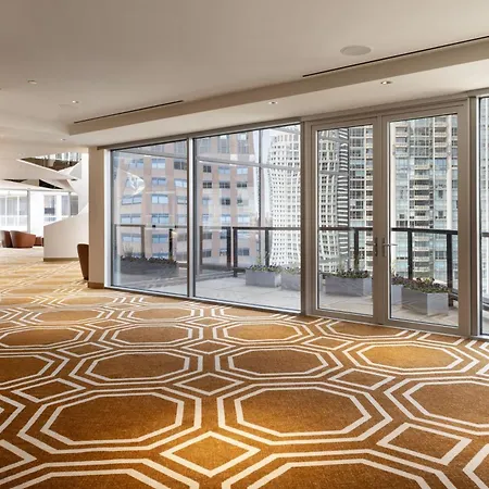Hotel By Marriott Downtown Magnificent Mile 3*