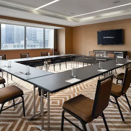 By Marriott Downtown Magnificent Mile 3*