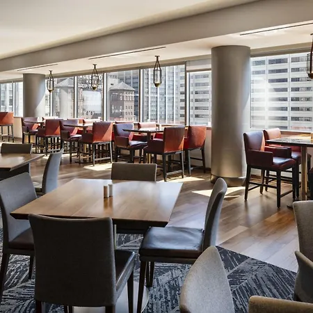 Hotel By Marriott Downtown Magnificent Mile 3*