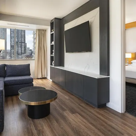 By Marriott Downtown Magnificent Mile 3*