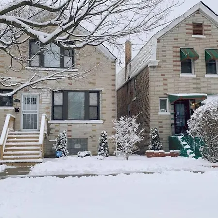 Boutique Garden House 3-story Sleeps 12