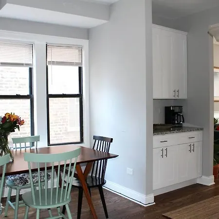 Holiday home Boutique Garden House 3-story Sleeps 12 Chicago
