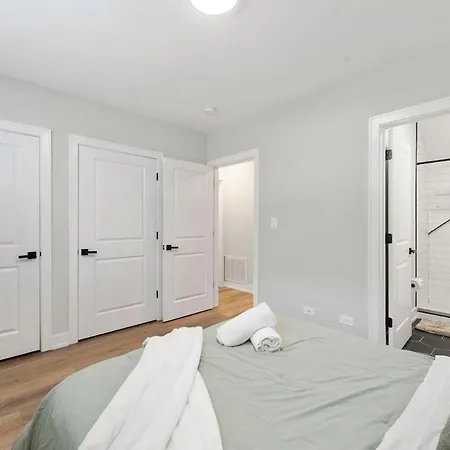 2 Bed & 3 Bath Apartment