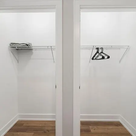 2 Bed & 3 Bath Apartment Chicago
