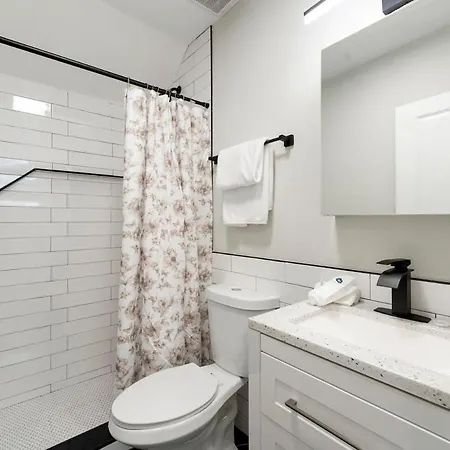 Apartment 2 Bed & 3 Bath Chicago