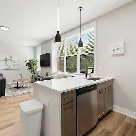 2 Bed & 3 Bath Chicago