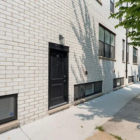 2 Bed & 3 Bath Chicago