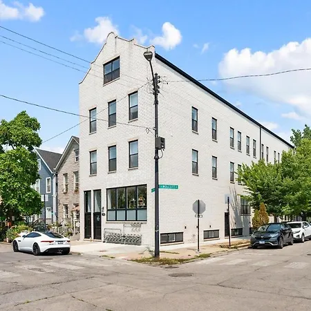 2 Bed & 3 Bath Chicago
