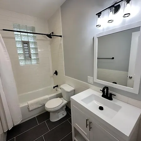 Gold Coast - Downtown Hideaway Holiday home *