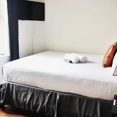Stay Chicago Hostel