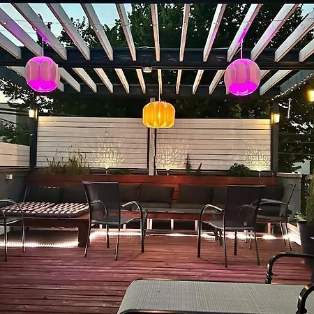 The Banksy-free Parking -4 Bedroom W King Bed- Firepit Rooftop Near United Center