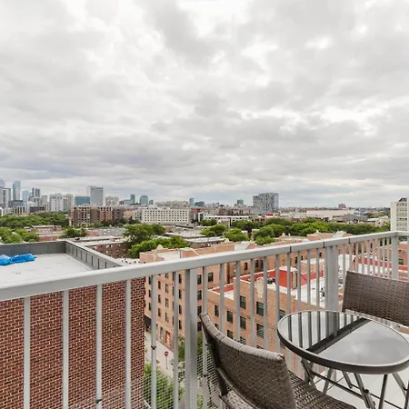 Blueground Old Town Gym Wd Rooftop Ac Chi-1091 * Chicago