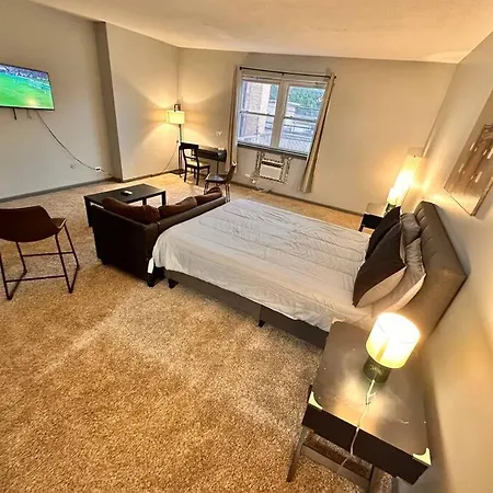 North Side Escape Modern Near Shops&dining Apartment *