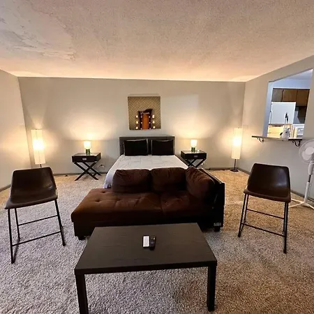 Apartment North Side Escape Modern Near Shops&dining Chicago