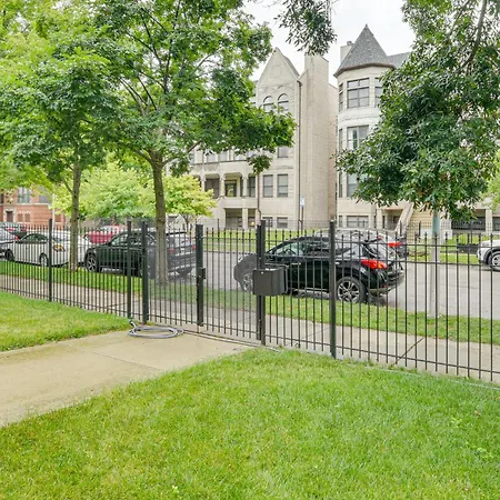 Apartment Walk To Michigan: W/ Yard