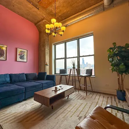 Modern 2br Loft With Amazing Skyline View And Optional Parking For 8 Guests Near Mccormick Place And Soldier Field * Chicago