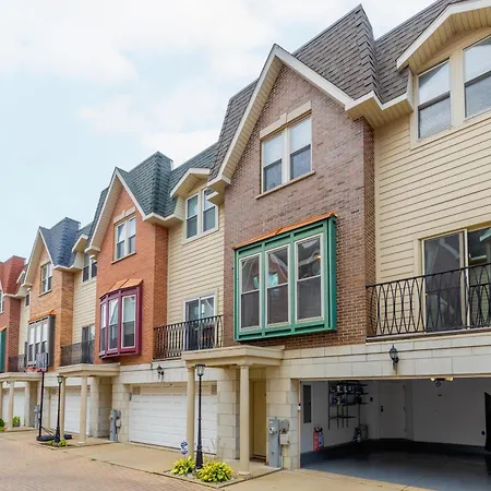 Holiday home Windy Getaway - 3br 2ba Townhouse Chicago