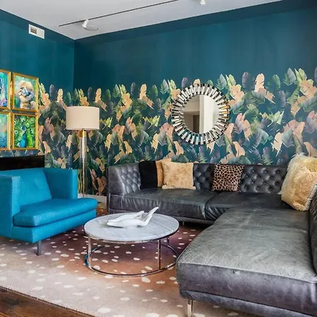 Duplex 3 Bed 2 Bat Steps From Lincoln Square Apartment