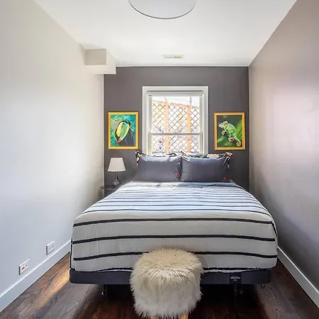 Duplex 3 Bed 2 Bat Steps From Lincoln Square Apartment *