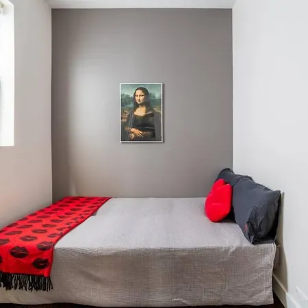 Duplex 3 Bed 2 Bat Steps From Lincoln Square