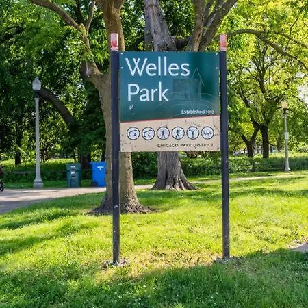 Duplex 3 Bed 2 Bat Steps From Lincoln Square * Chicago