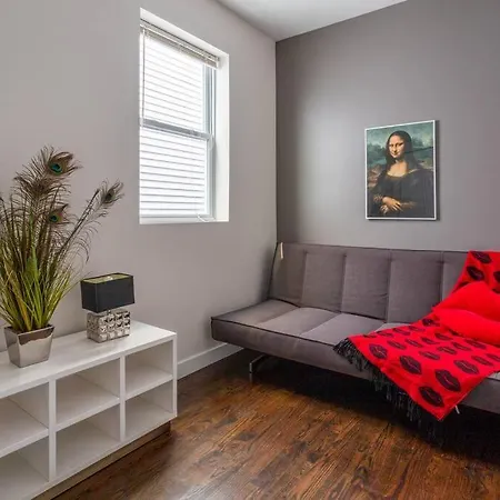 Duplex 3 Bed 2 Bat Steps From Lincoln Square Apartment *