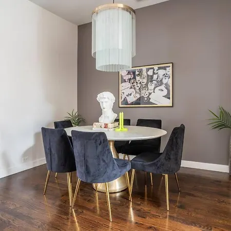 Duplex 3 Bed 2 Bat Steps From Lincoln Square * Chicago
