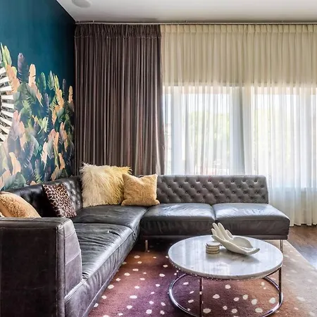 Duplex 3 Bed 2 Bat Steps From Lincoln Square