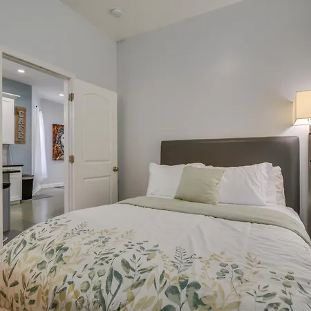 Apartment Vacation About 7 Mi To Downtown Chicago