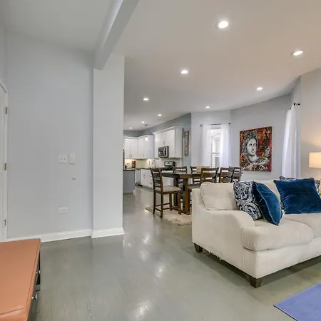 Apartment Vacation About 7 Mi To Downtown Chicago