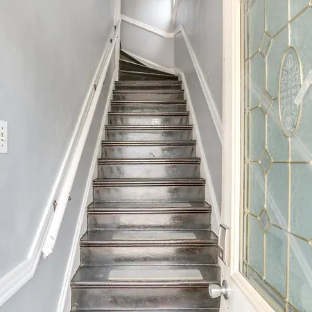 Spacious Roscoe Village Apt With Home Office! * Chicago