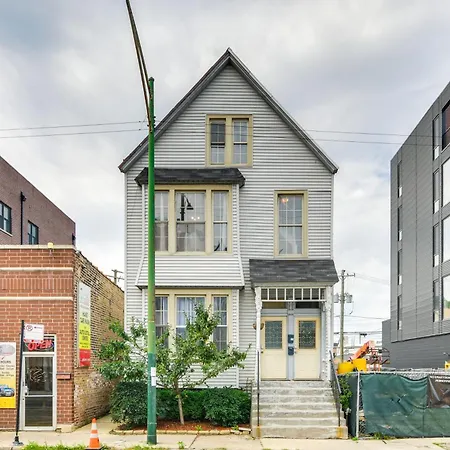 Spacious Roscoe Village Apt With Home Office! * Chicago