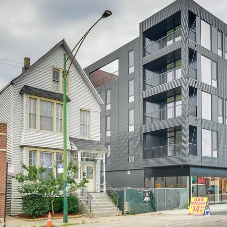 Spacious Roscoe Village Apt With Home Office! Apartment *