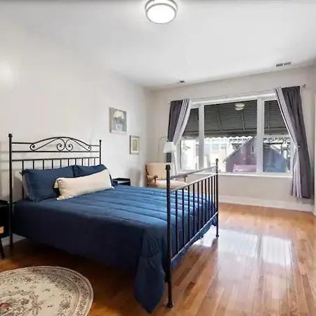 Perfect Pilsen Apartment *