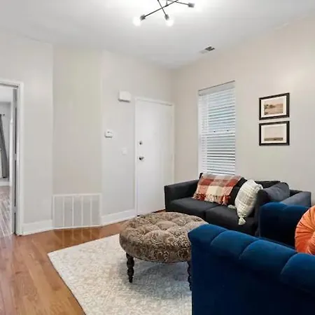 Perfect Pilsen Apartment Chicago