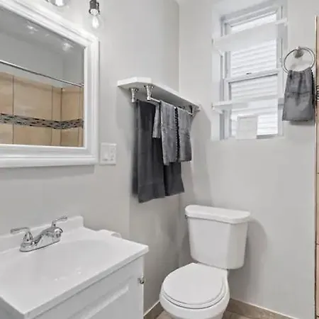 Perfect Pilsen Apartment *