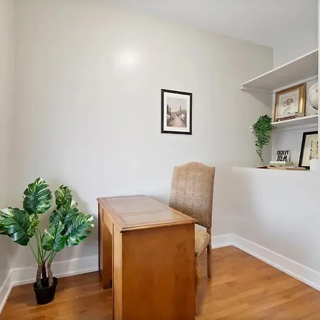 Perfect Pilsen Apartment *