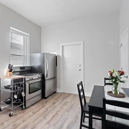 Perfect Pilsen Apartment Chicago
