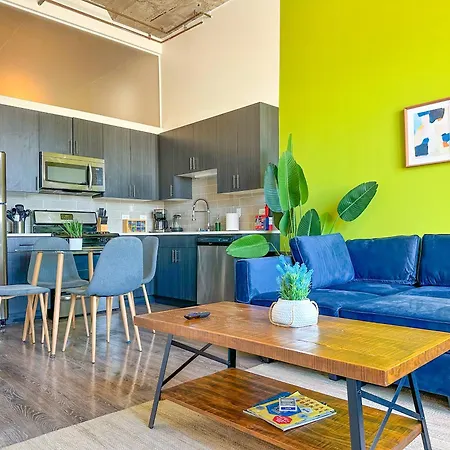 Spacious 2br South Loop With Skyline View, Optional Parking And Gym Access Near Mccormick Place And Soldier Field * Chicago