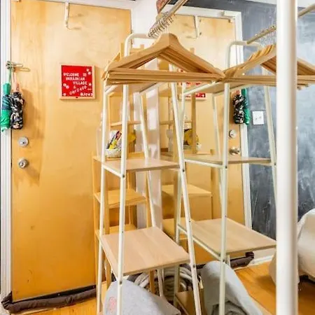 Apartment Sunny Character-filled In Trendy Ukrainian Village Chicago