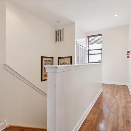 Near Downtown & Uchicago Apartment *