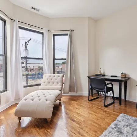 Apartment Near Downtown & Uchicago Chicago