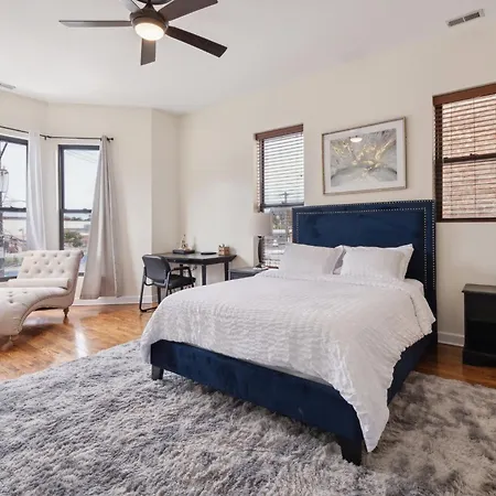 Near Downtown & Uchicago Apartment *
