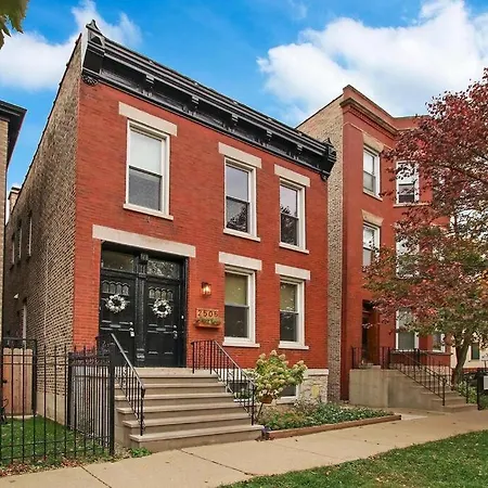 Urban Chic Logan Square Retreat With Free Parking Apartment *