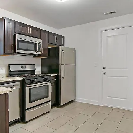 Urban Chic Logan Square Retreat With Free Parking Apartment Chicago