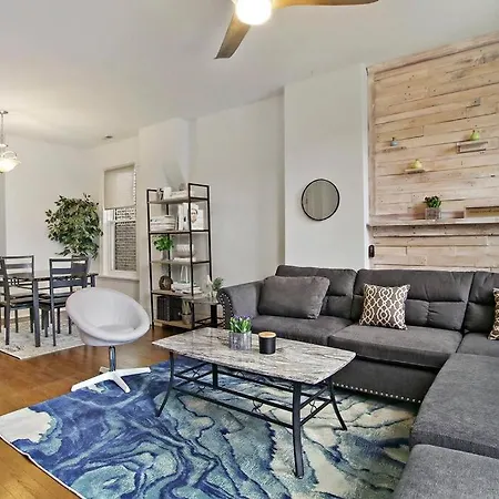 Urban Chic Logan Square Retreat With Free Parking *