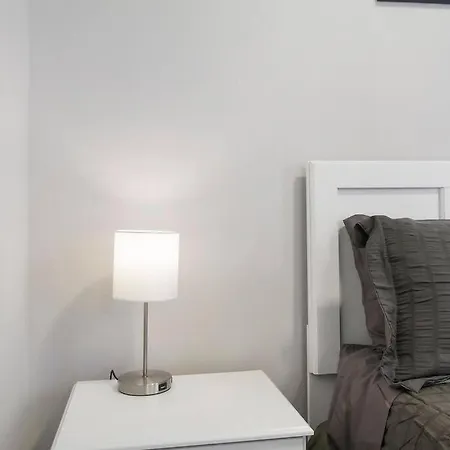 Urban Chic Logan Square Retreat With Free Parking * Chicago