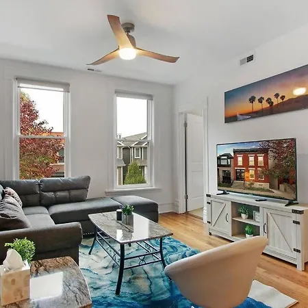 Urban Chic Logan Square Retreat With Free Parking Chicago