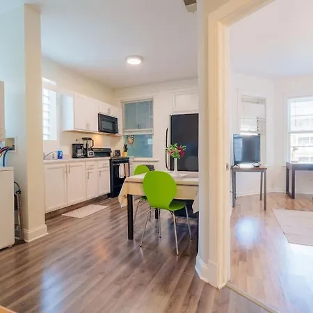 Stylish 4br Oasis In Woodlawn, Close To Uchi Chicago